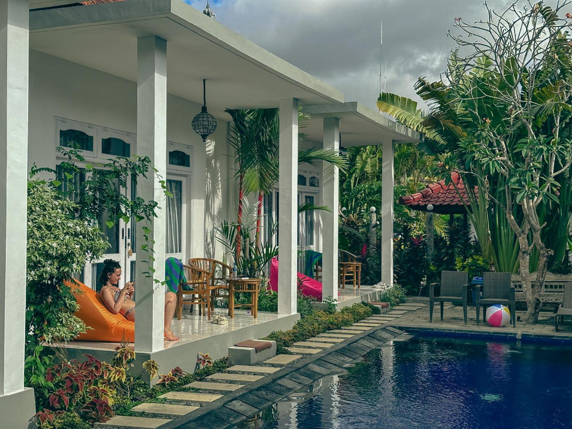 Bali Stuti Jimbaran Inn エクステリア 写真