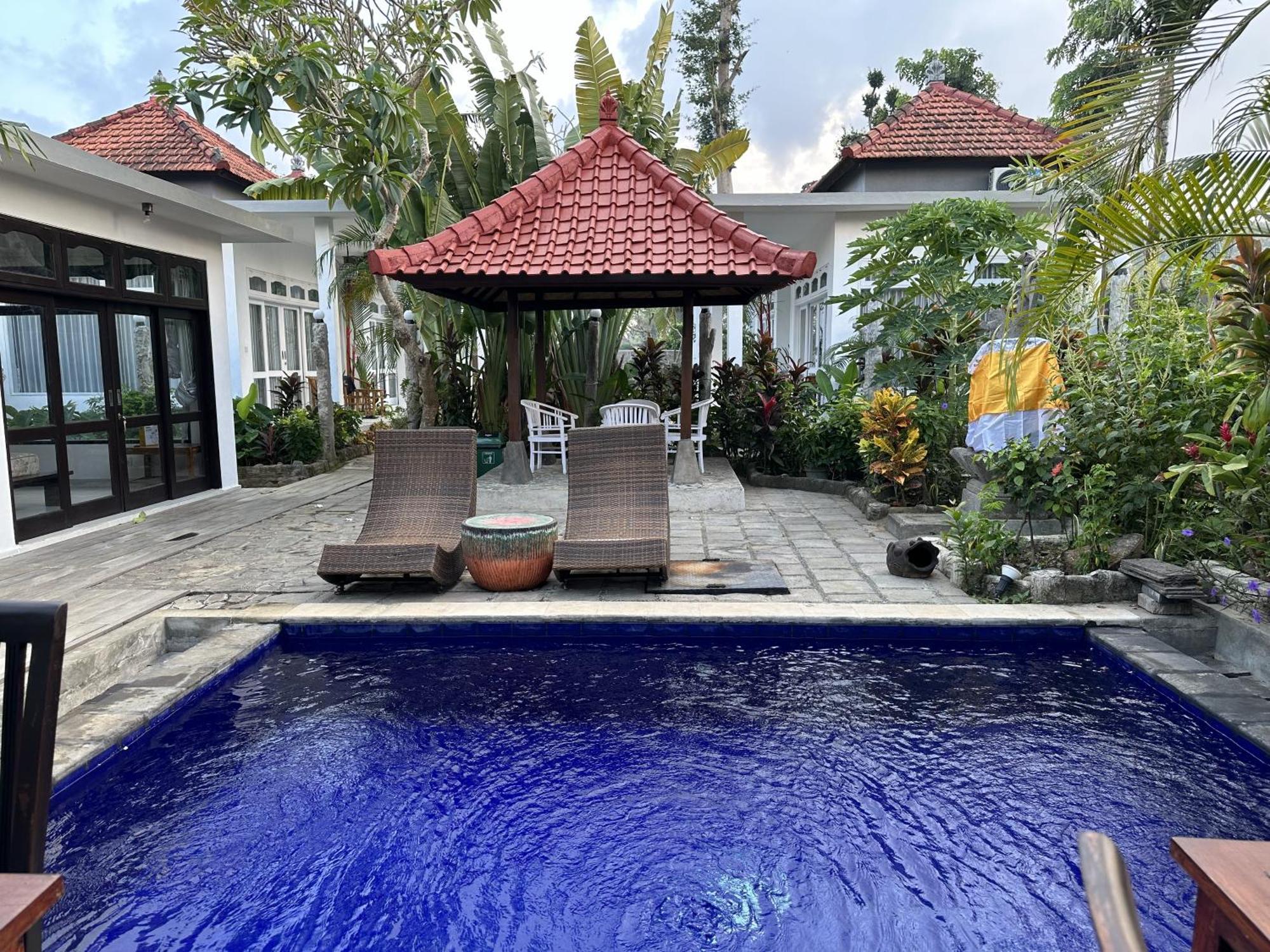Bali Stuti Jimbaran Inn エクステリア 写真